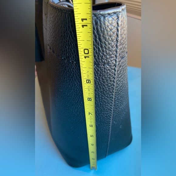 Tory Burch McGraw Tote - Black / Royal Navy - Picture 5 of 16